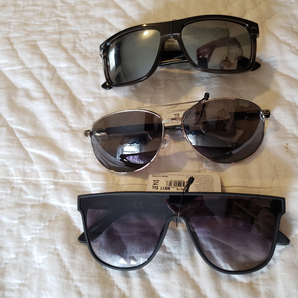 3 pair Men's Sunglasses. Panama Jack Foster Grant